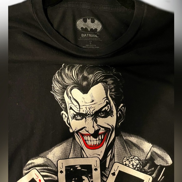 Joker DC Comics Graphic Tee Menās S Black Red Batman Shirt Deadmanās Hand - Picture 2 of 4